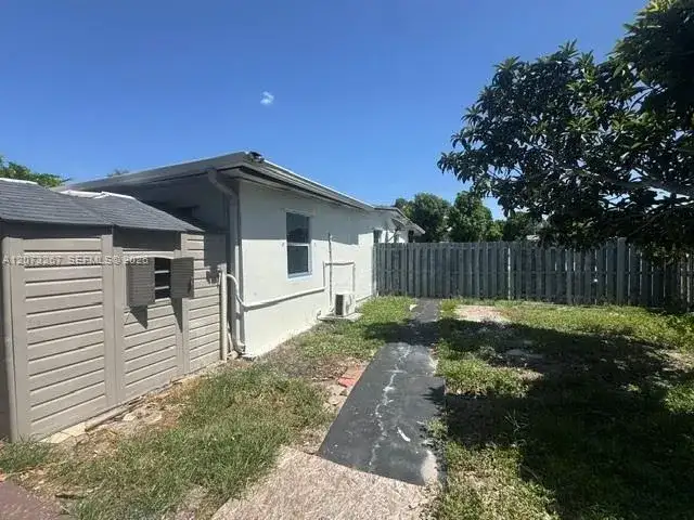 12610 NW 23rd Ave, Miami FL 33167 photo 5