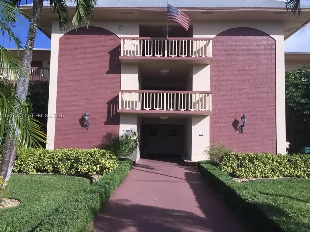 1001 Hillcrest Ct # 215, Hollywood FL 33021 photo 5