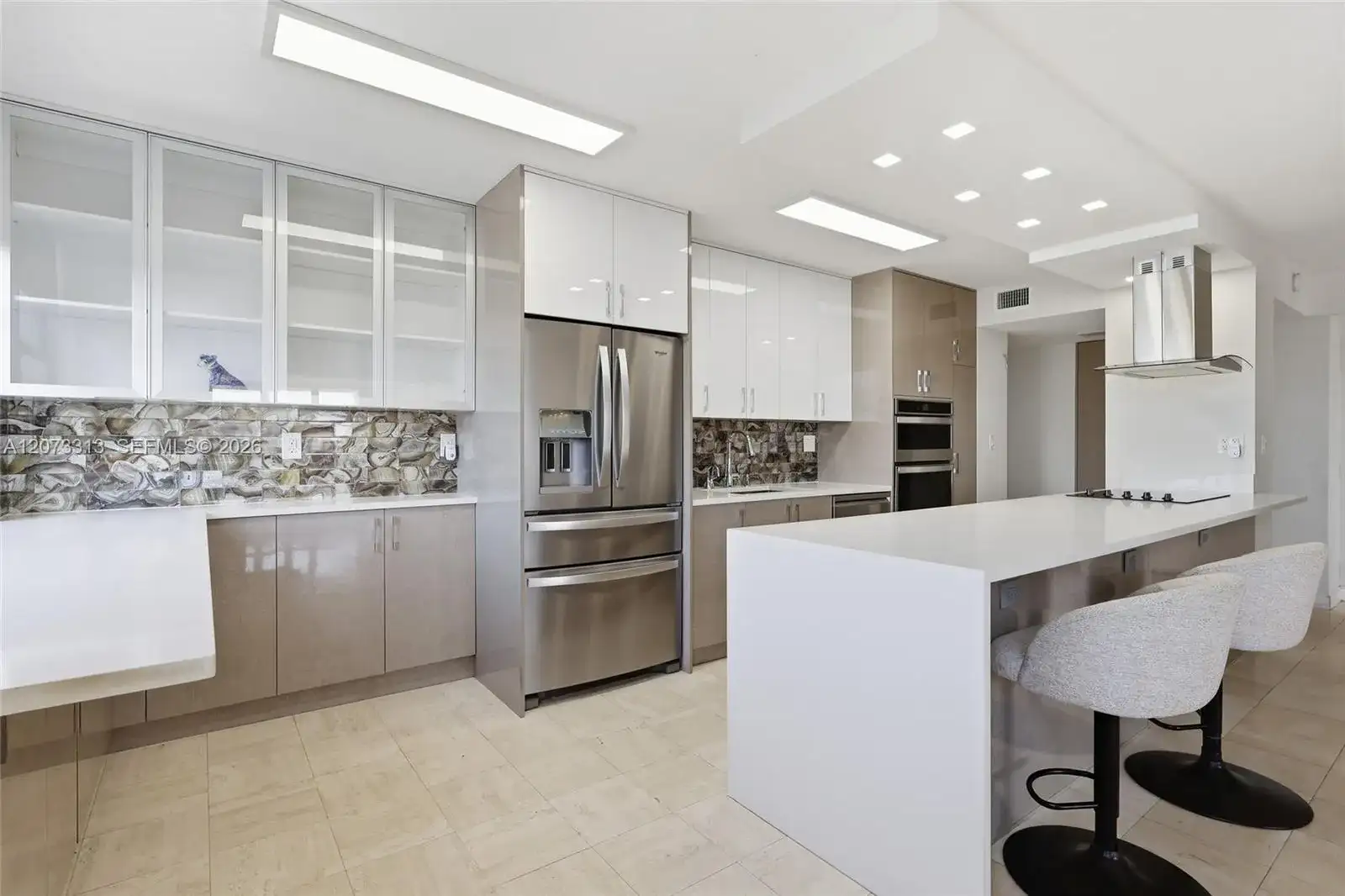 250 174th St # 2004, Sunny Isles Beach FL 33160 photo 2