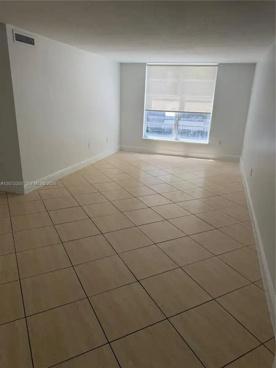 210 SW 11th St # 204, Miami FL 33130 photo 2