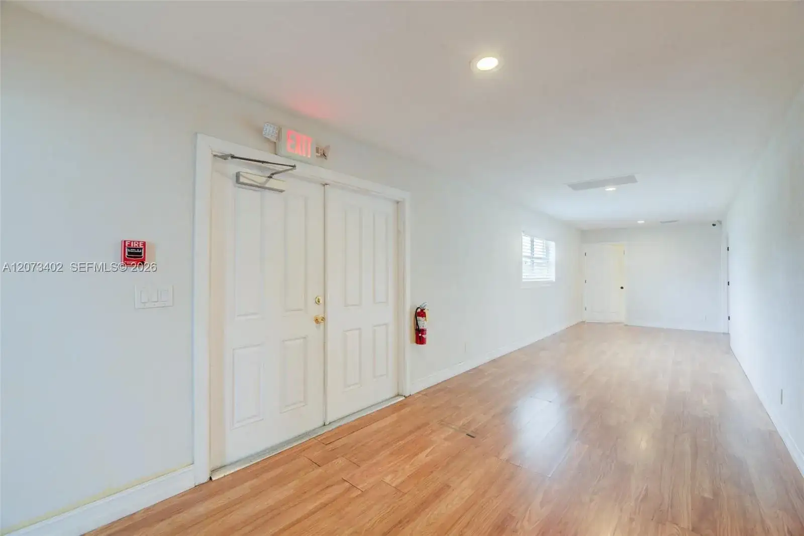 359 10th St, Lake Park FL 33403 photo 4