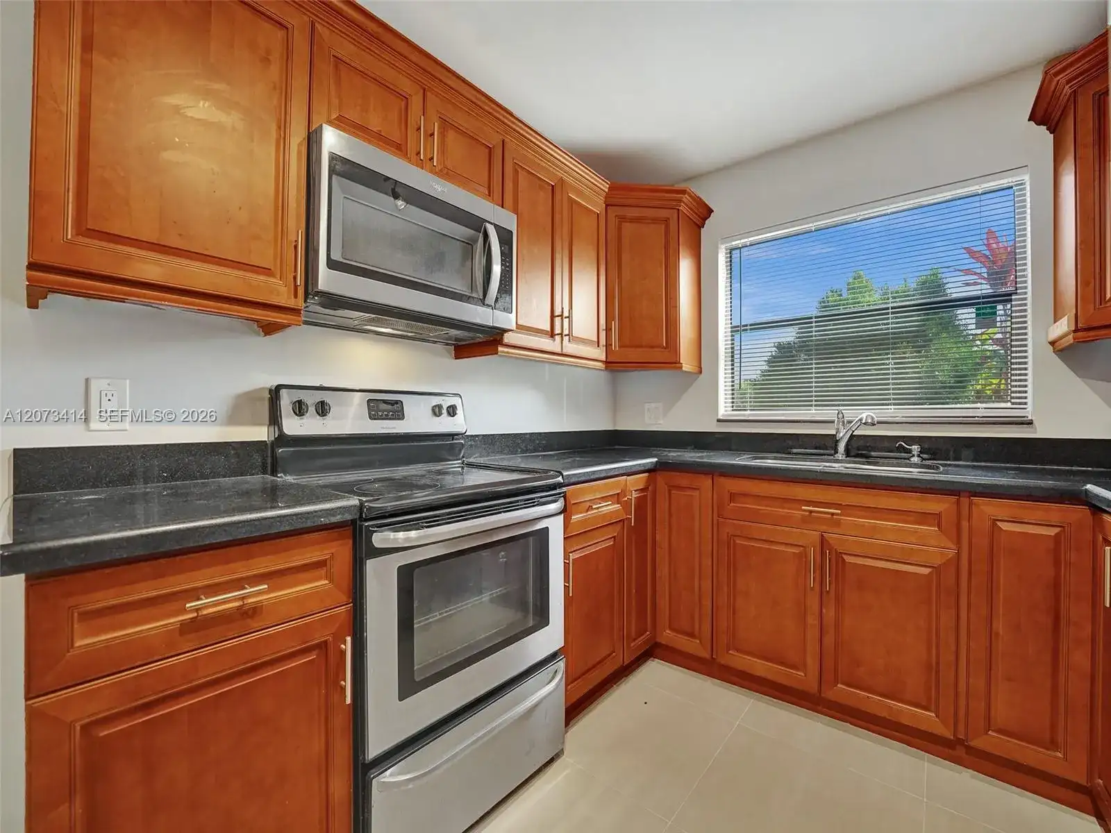 9148 Limetree Ln # 181, Pembroke Pines FL 33024 photo 2