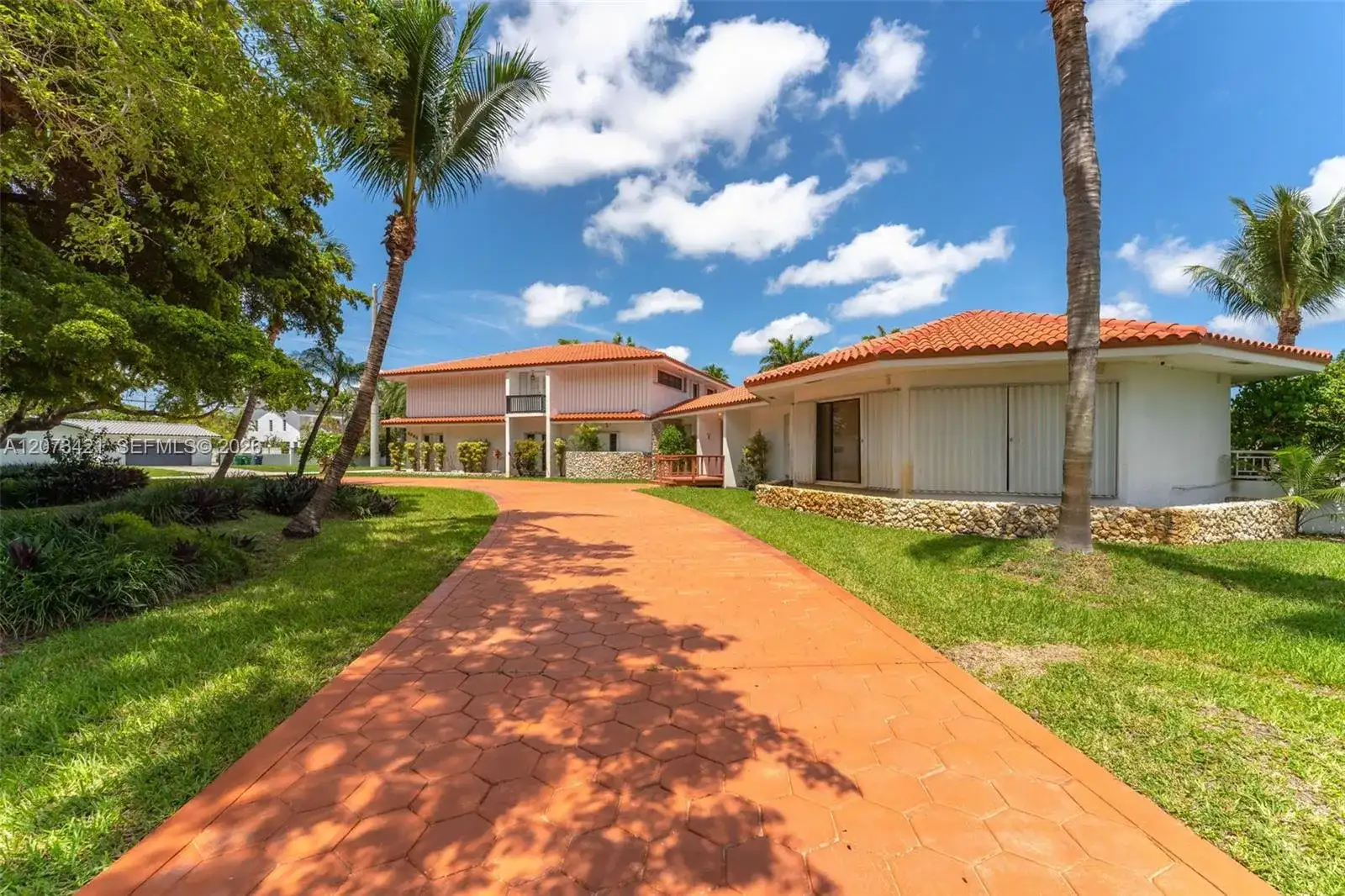 8390 SW 2nd St, Miami FL 33144 photo 5