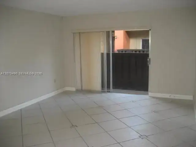 10810 N KENDALL DR # 11, Miami FL 33176 photo 4