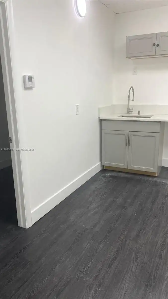 1710 NW 7th St # 5, Miami FL 33125 photo 4