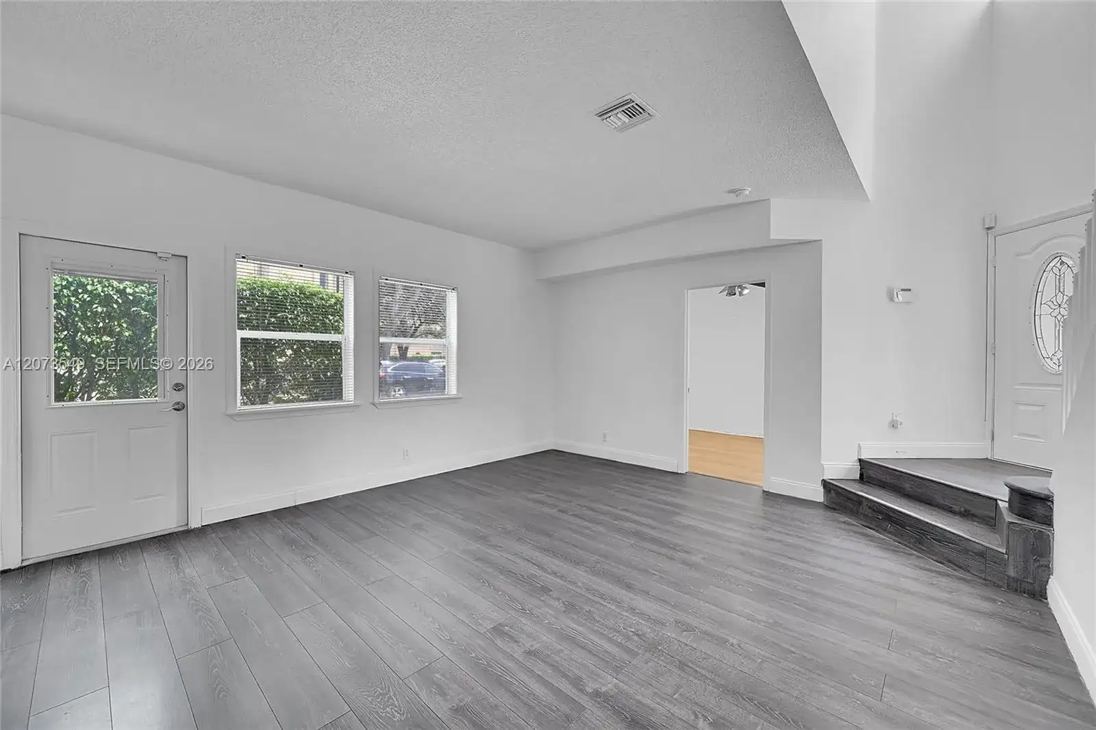 11201 Lakeview Dr # M, Coral Springs FL 33071 photo 4