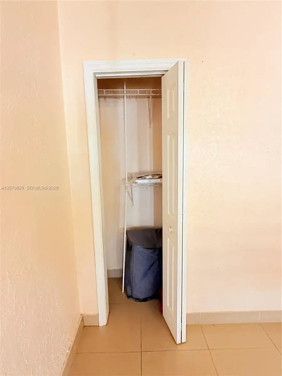 326 NE 6th St # 3, Hallandale Beach FL 33009 photo 4