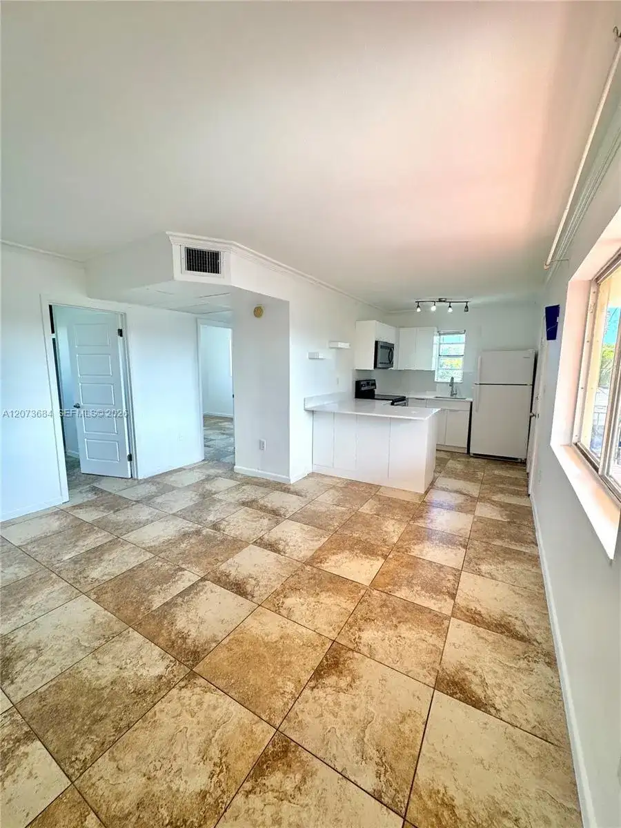 1020 SW 7 th # 9, Miami FL 33130 photo 4