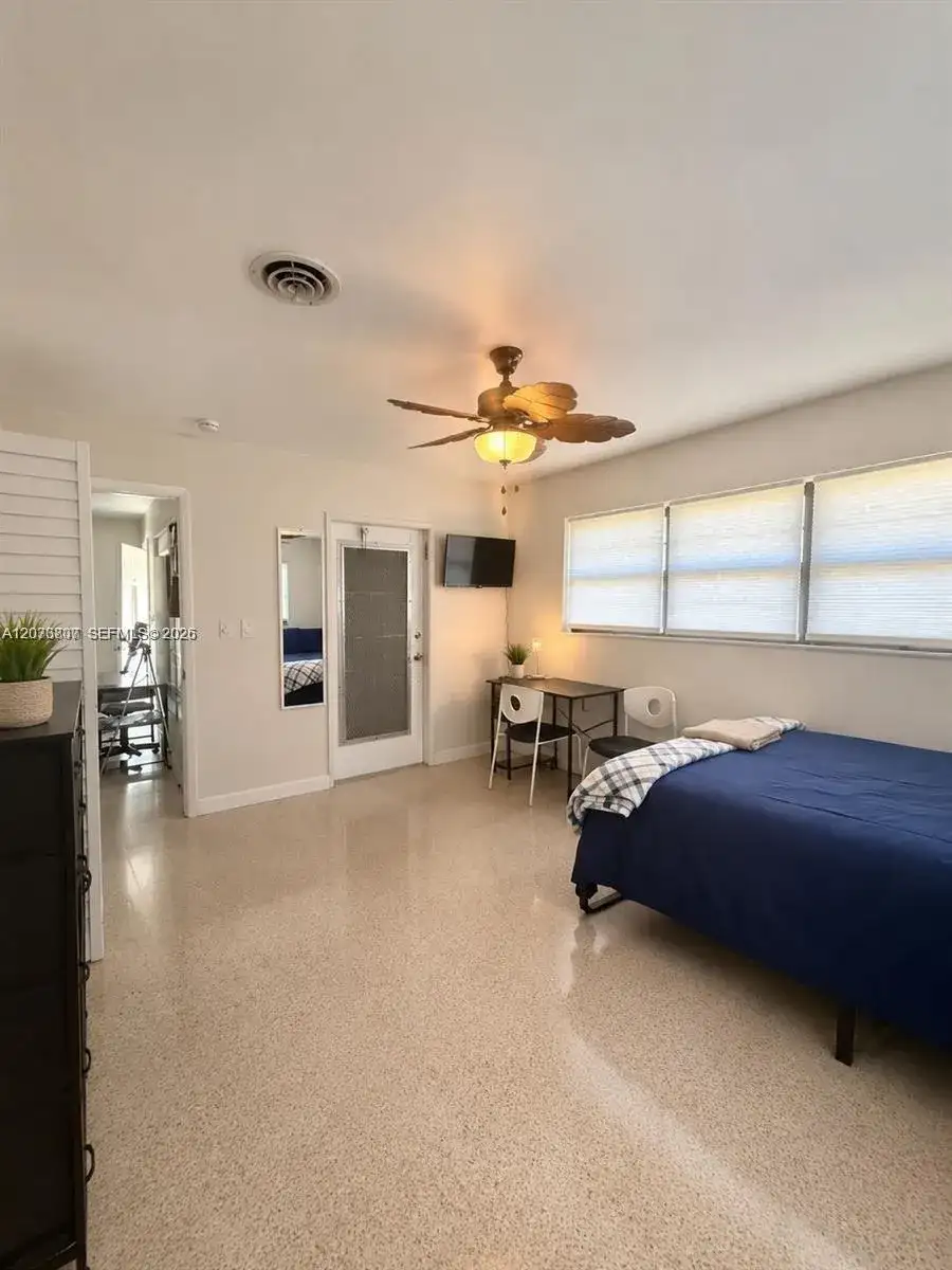 3202 Pierce St, Hollywood FL 33021 photo 3