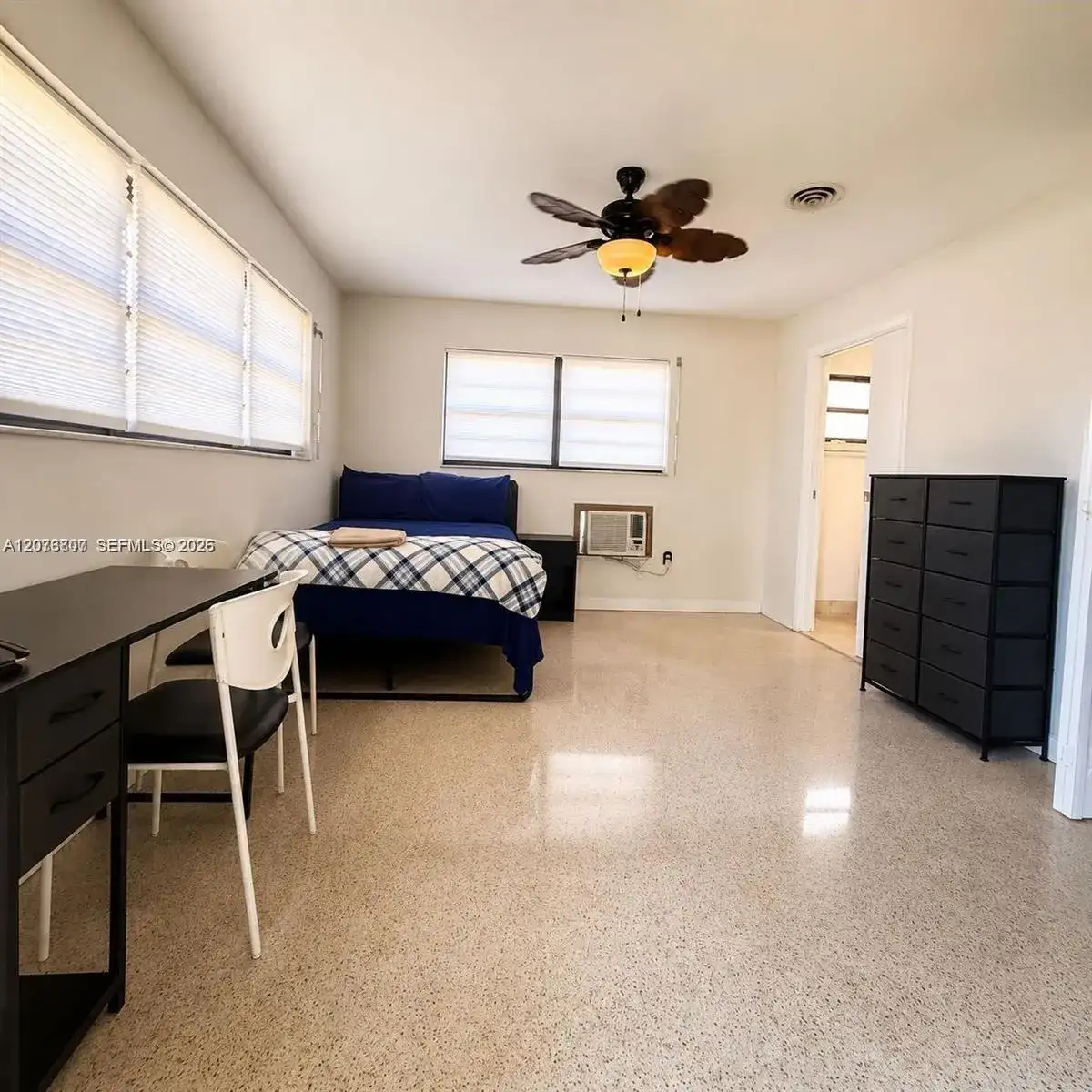 3202 Pierce St, Hollywood FL 33021 photo 4