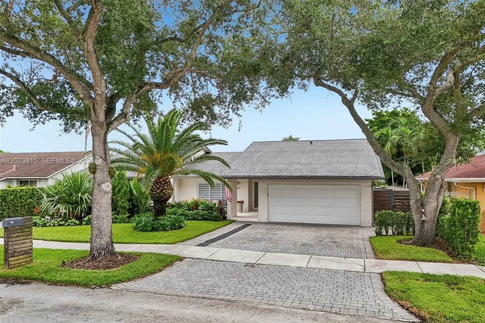 305 SW 134th Ct, Miami FL 33184 photo 2