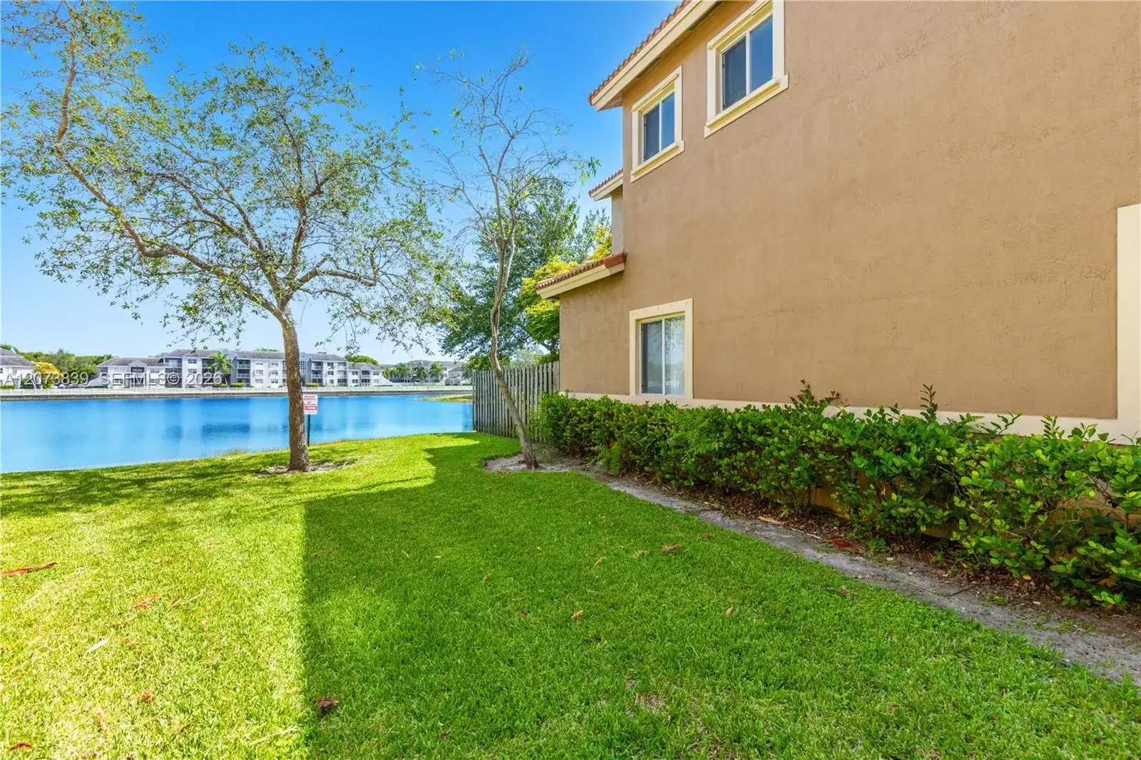 8549 SW 214th Ln, Cutler Bay FL 33189 photo 4