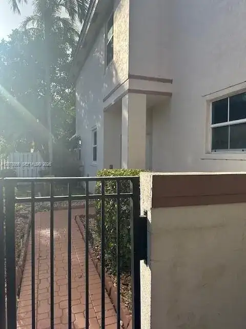 171 NW 75th Ter # 0, Plantation FL 33317 photo 2