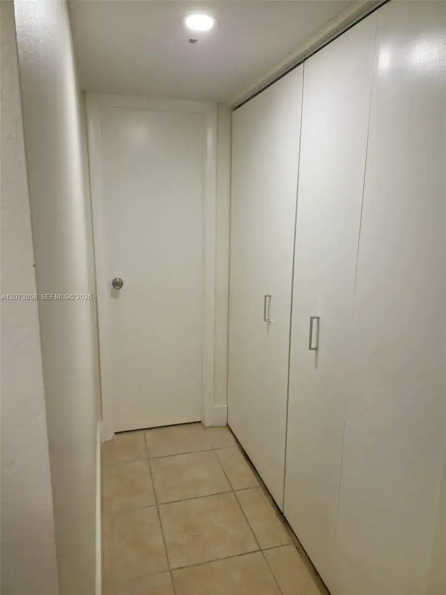 4800 NW 35th St # 607, Lauderdale Lakes FL 33319 photo 3