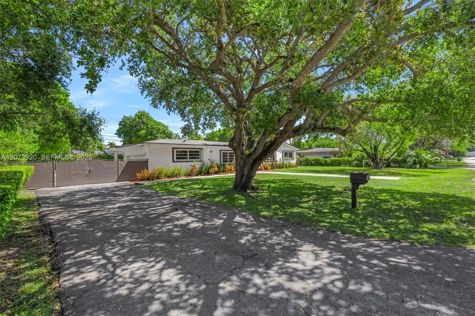 8261 SW 142nd St, Palmetto Bay FL 33158 photo 5
