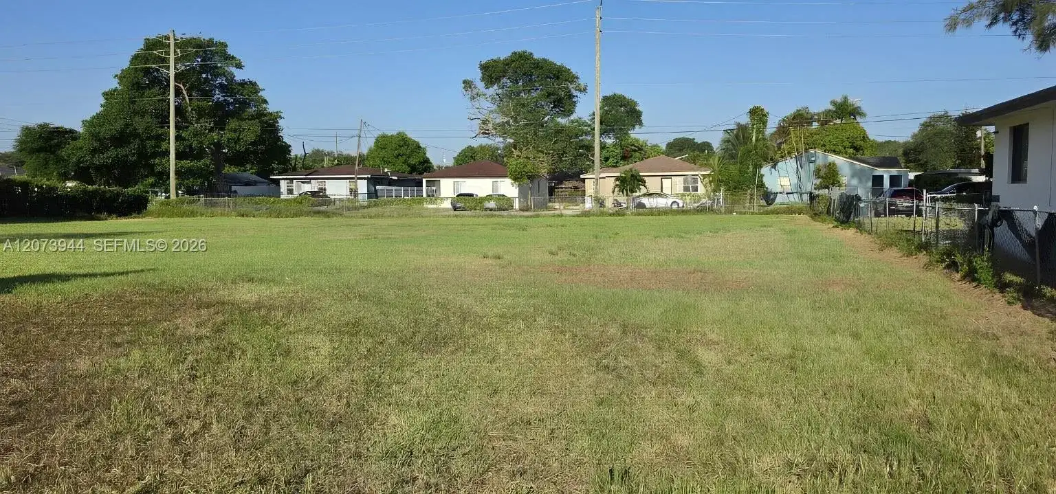 8150 NW 13th Ct, Miami FL 33147 photo 2