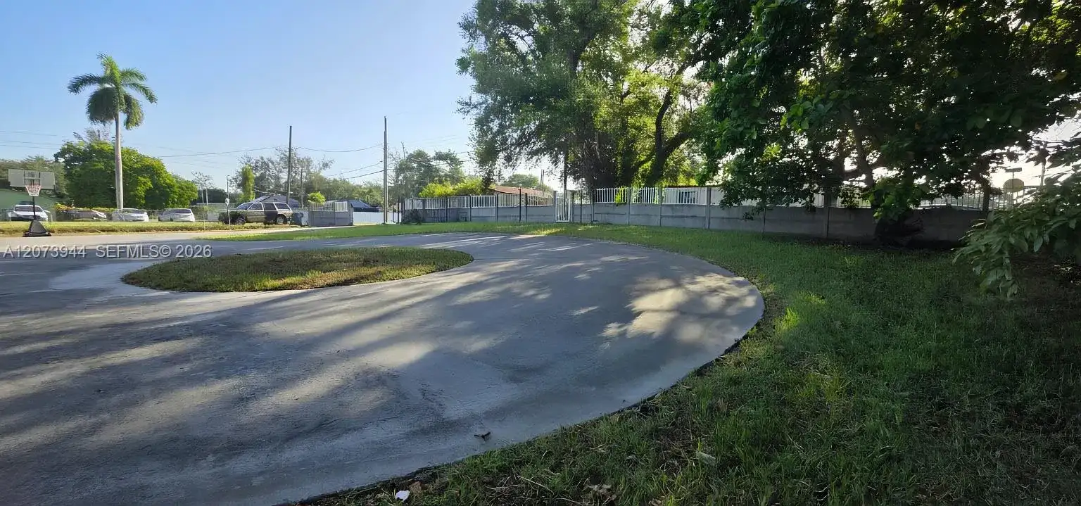 8150 NW 13th Ct, Miami FL 33147 photo 5