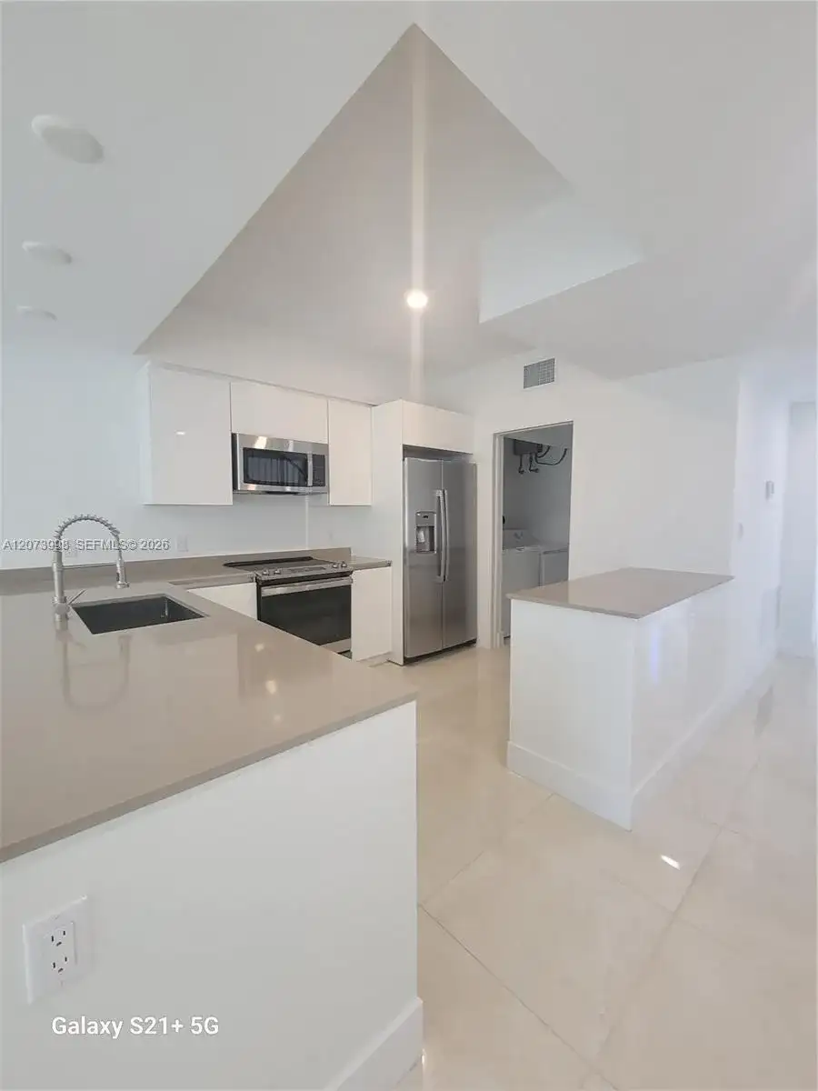 4117 N Oak Pl, Dania Beach FL 33314 photo 4