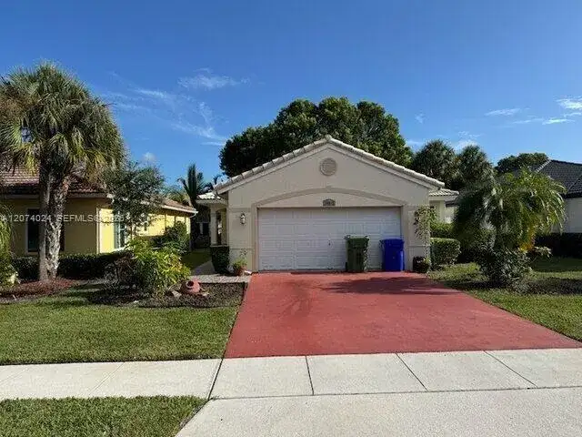 20815 NW 15th St, Pembroke Pines FL 33029 photo 2