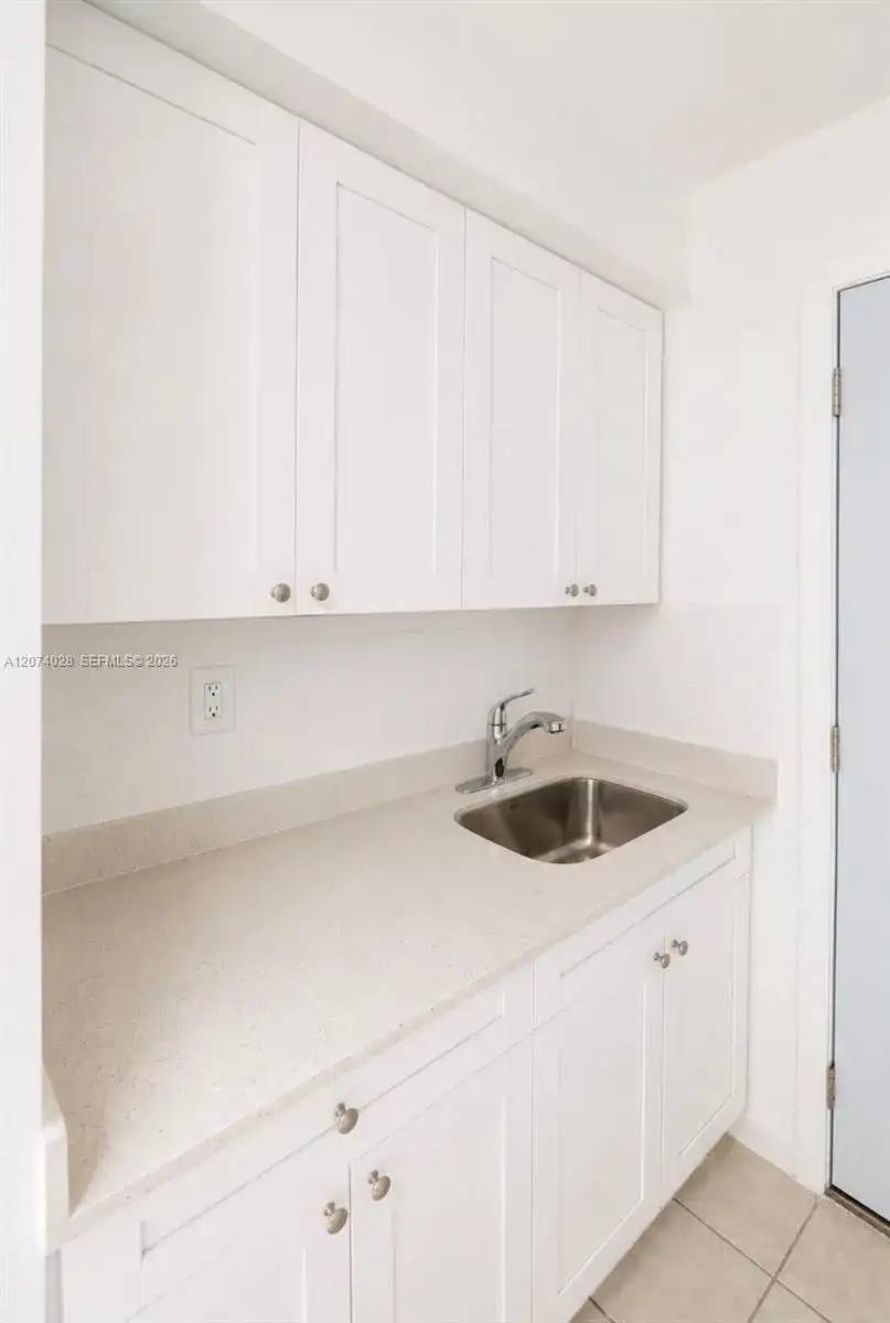 6080 W Flagler St # 24, Miami FL 33144 photo 4