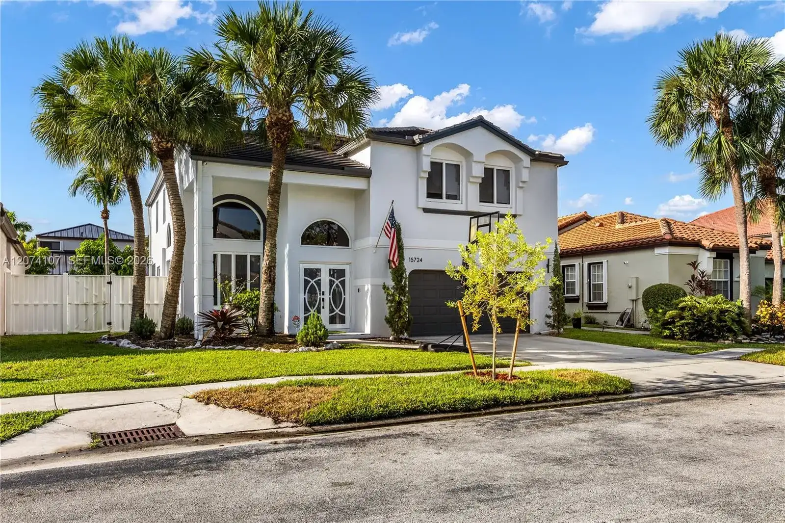 15724 NW 11th St, Pembroke Pines FL 33028 photo 2