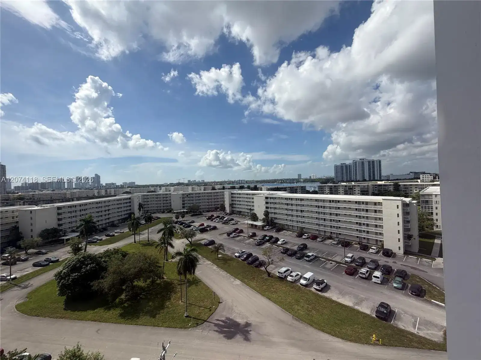 18011 Biscayne Blvd # 905, Aventura FL 33160 photo 2