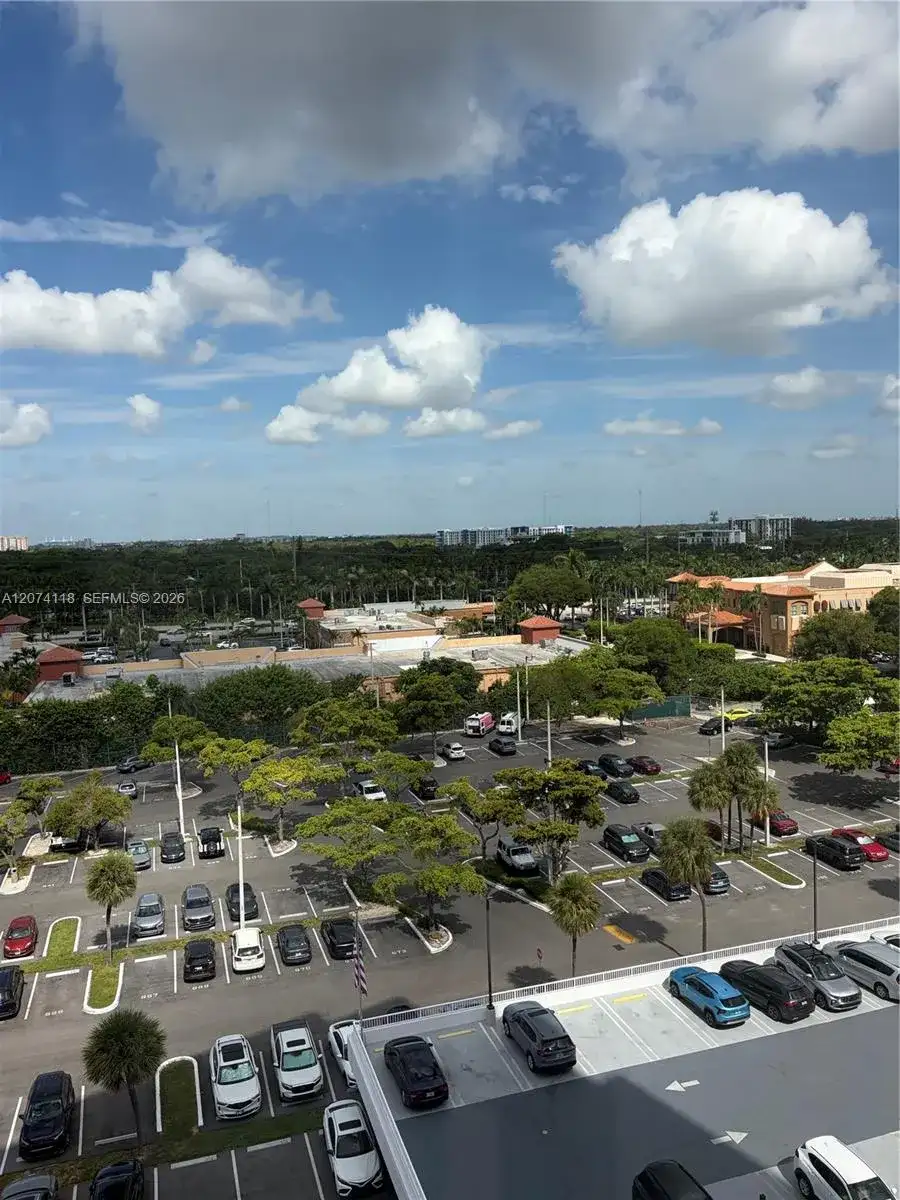 18011 Biscayne Blvd # 905, Aventura FL 33160 photo 4