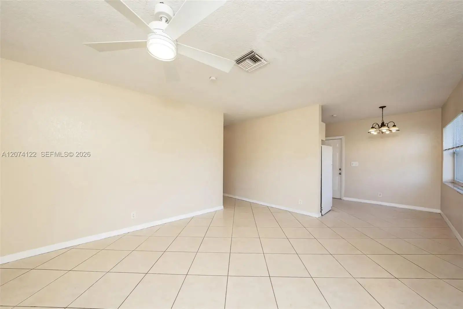 900 W Bloxham St, Lantana FL 33462 photo 2