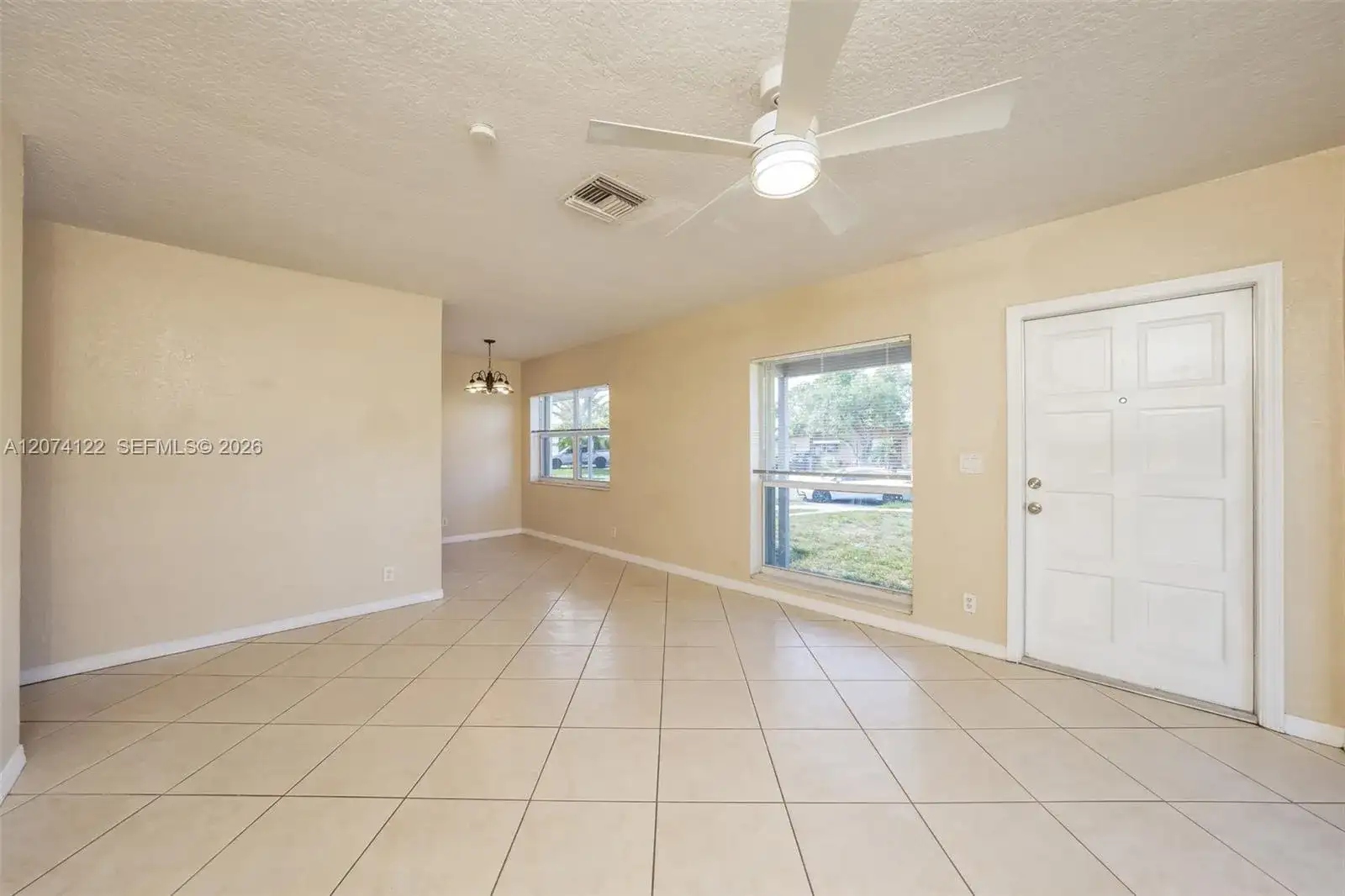900 W Bloxham St, Lantana FL 33462 photo 4