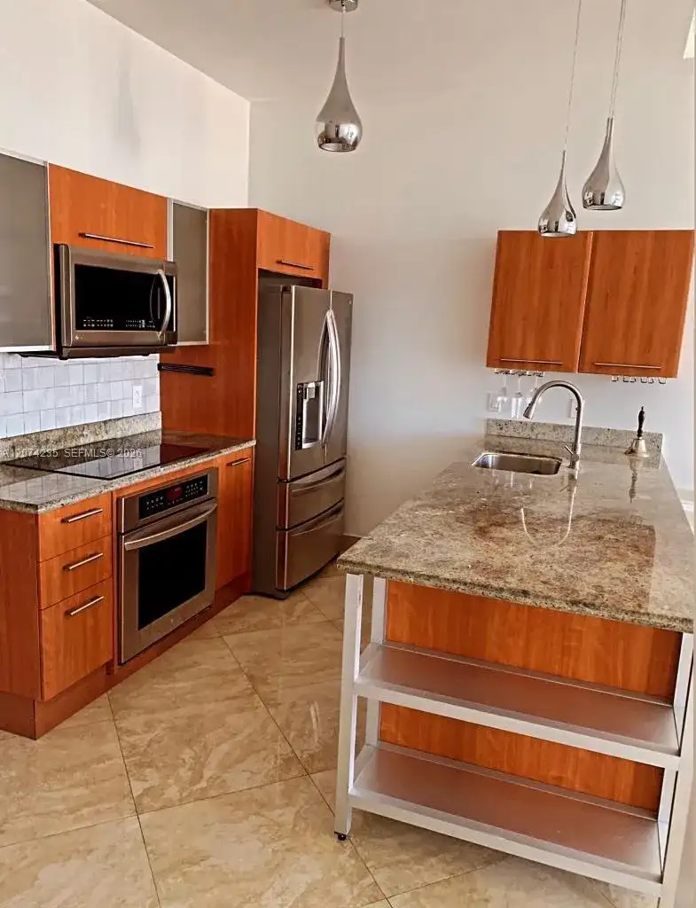 185 SW 7th St # 4303, Miami FL 33130 photo 2