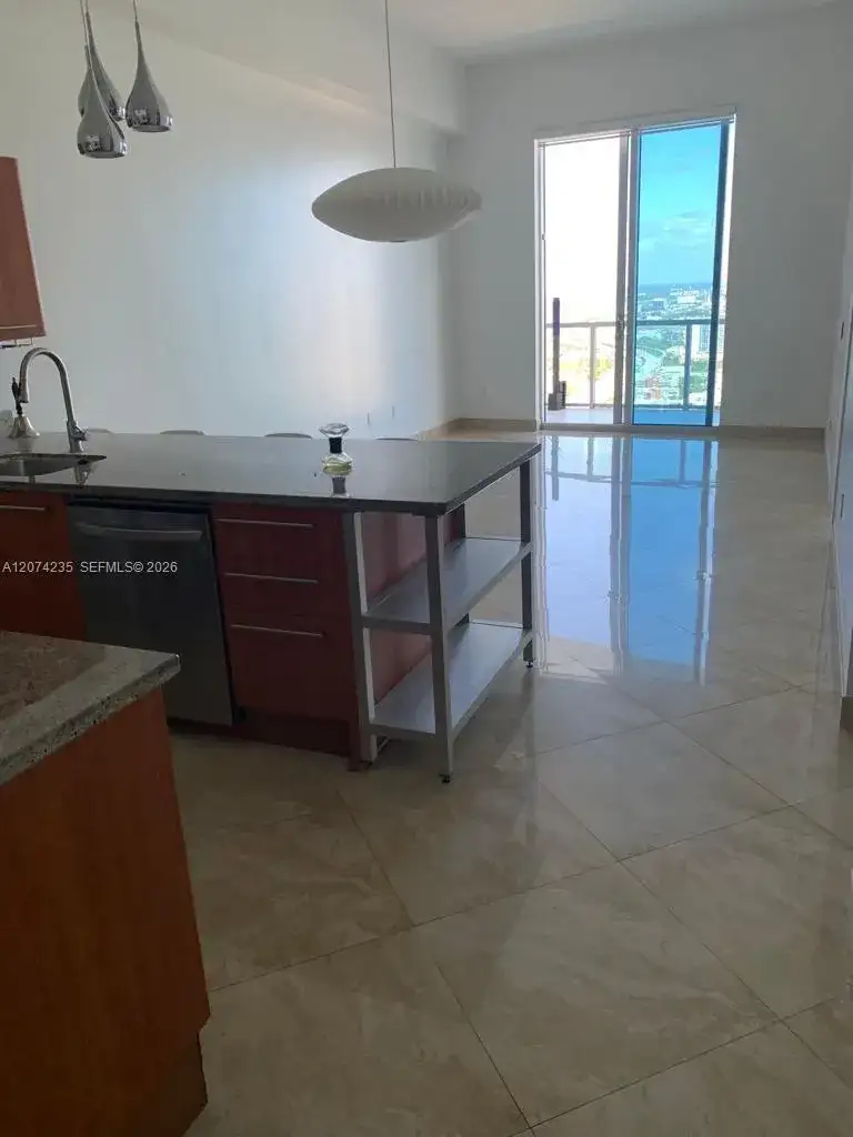 185 SW 7th St # 4303, Miami FL 33130 photo 4