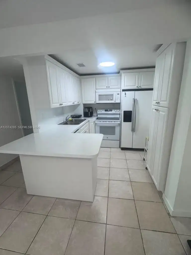 1913 S Ocean Dr # 422, Hallandale Beach FL 33009 photo 2