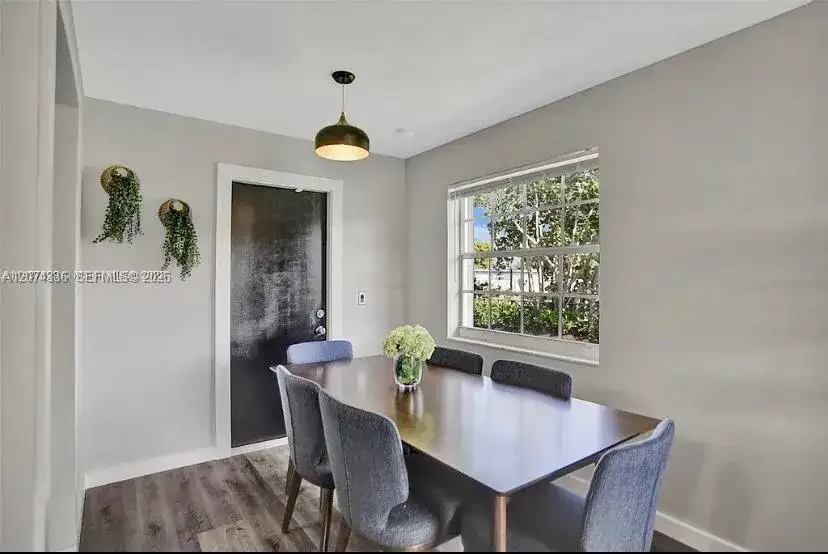 302 NW 9th St, Hallandale Beach FL 33009 photo 3
