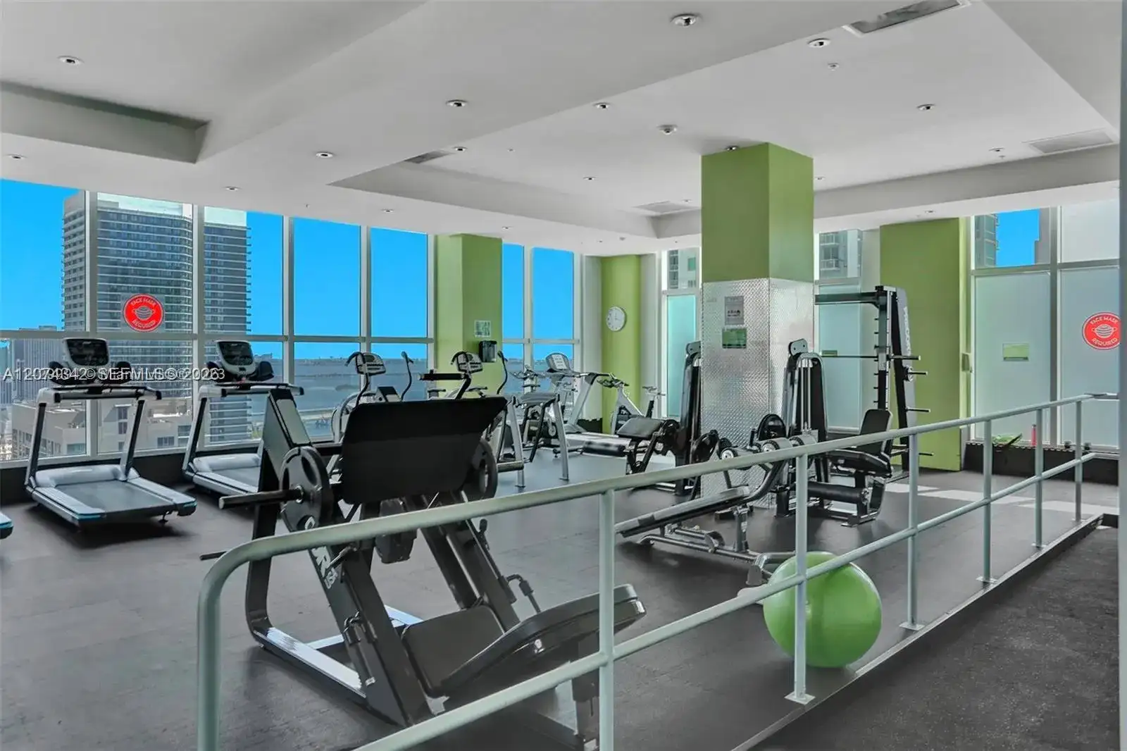 133 NE 2nd Ave # 2419, Miami FL 33132 photo 4
