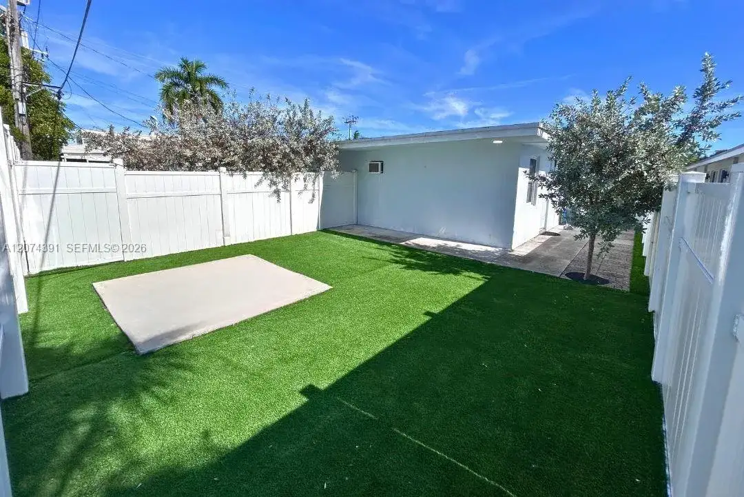 1041 NE 9th Ave # A5, Fort Lauderdale FL 33304 photo 4