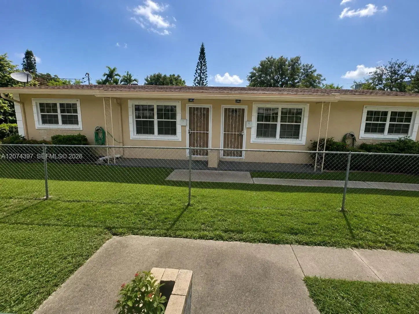 512 SW 10th St, Hallandale Beach FL 33009 photo 4
