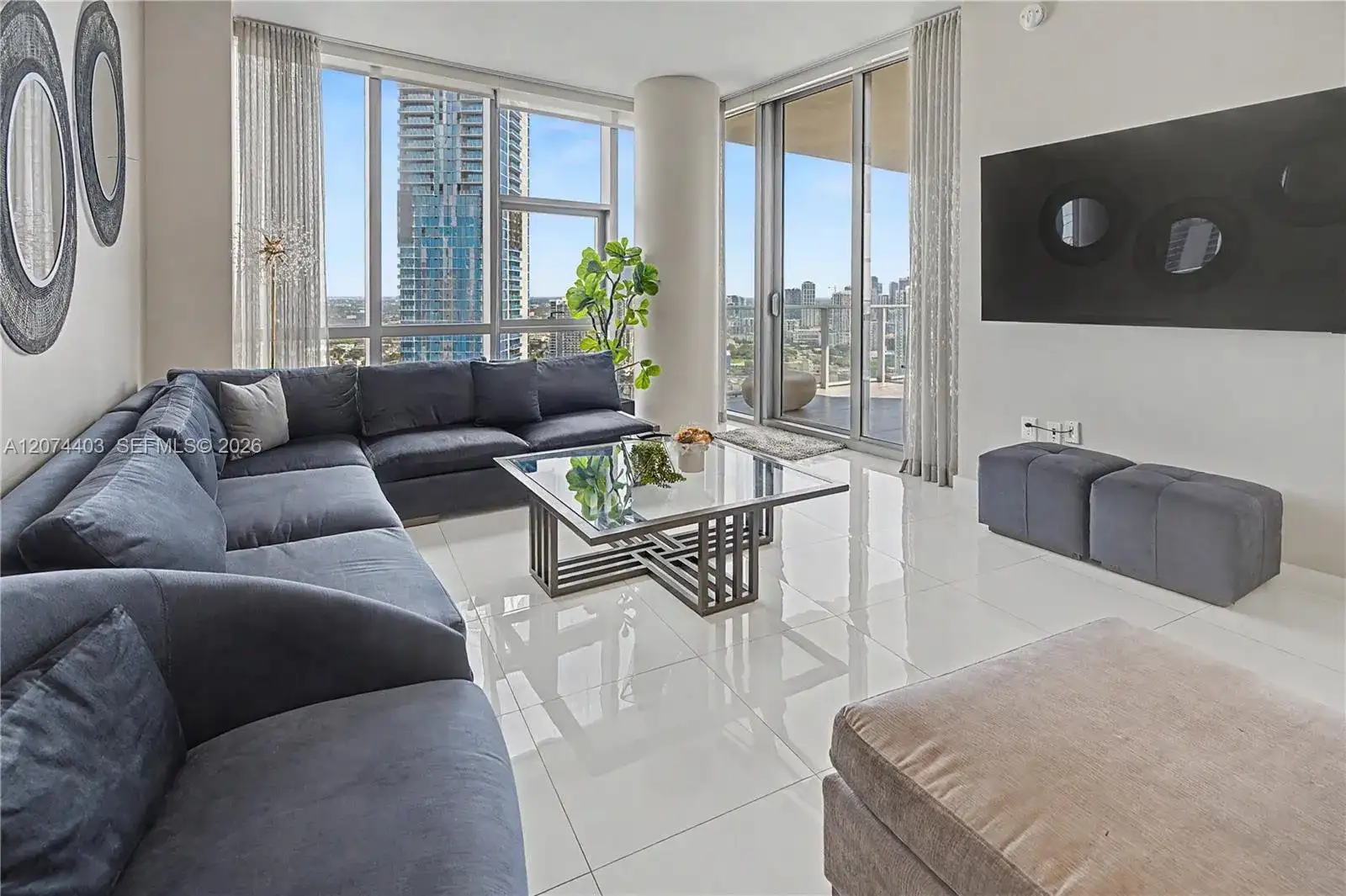 851 NE 1st Ave # 3301, Miami FL 33132 photo 3