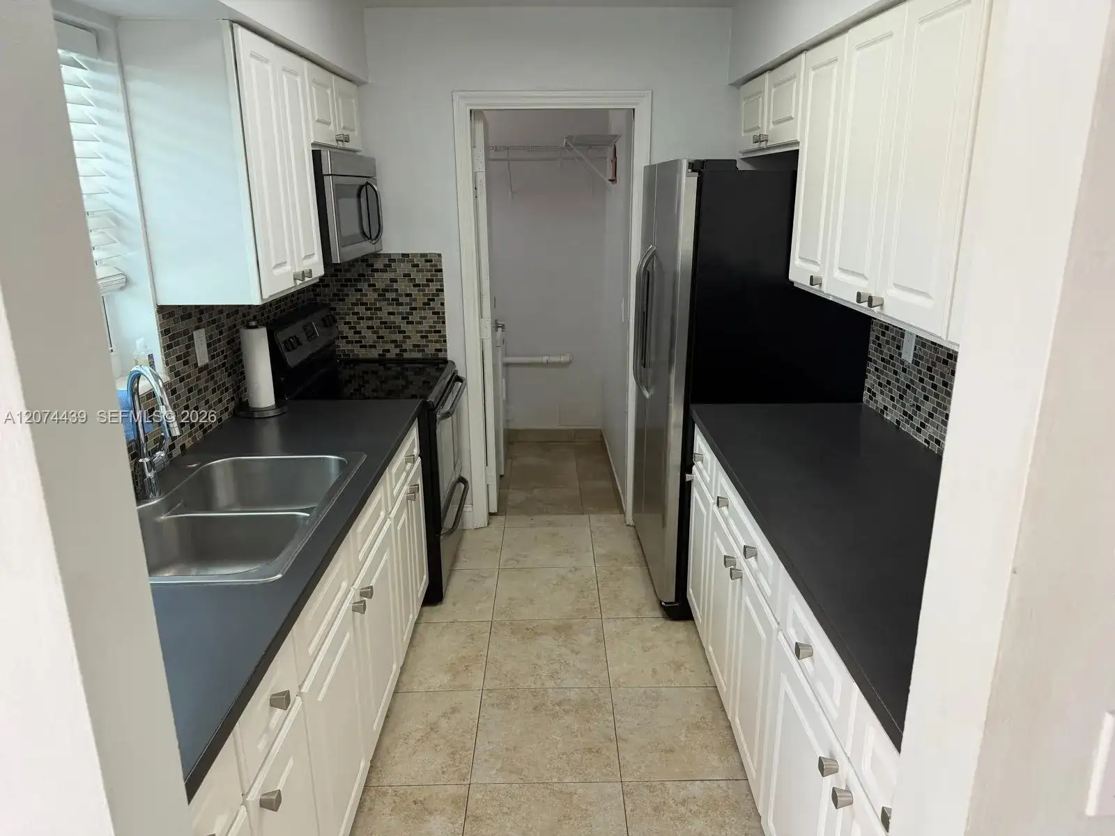 1000 NW 76th Ter, Pembroke Pines FL 33024 photo 4