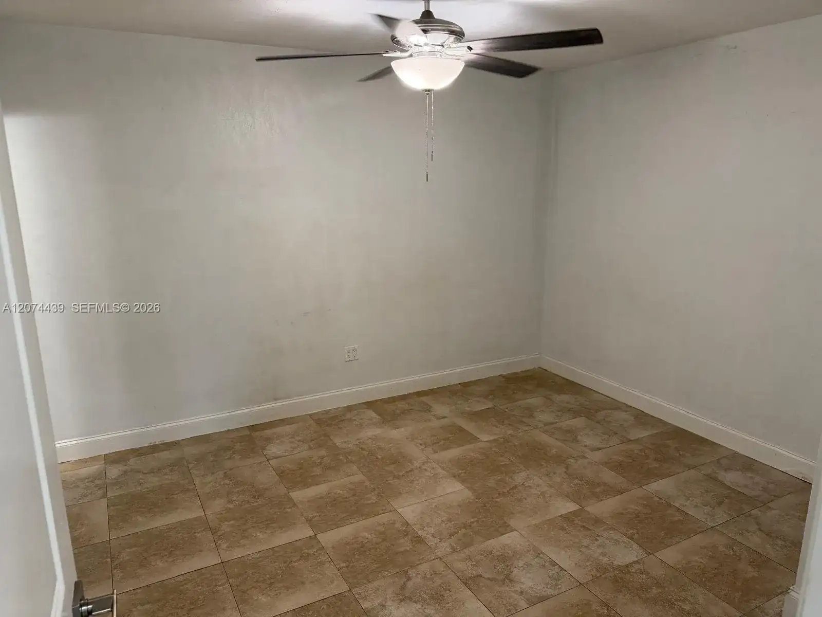 1000 NW 76th Ter, Pembroke Pines FL 33024 photo 5