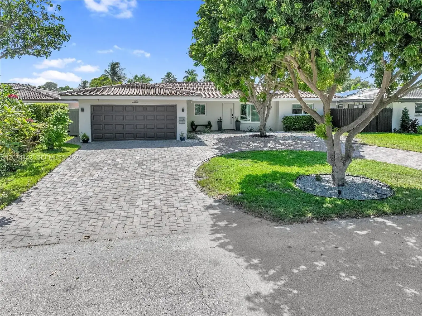 2225 NE 16th Ave, Wilton Manors FL 33305 photo 2