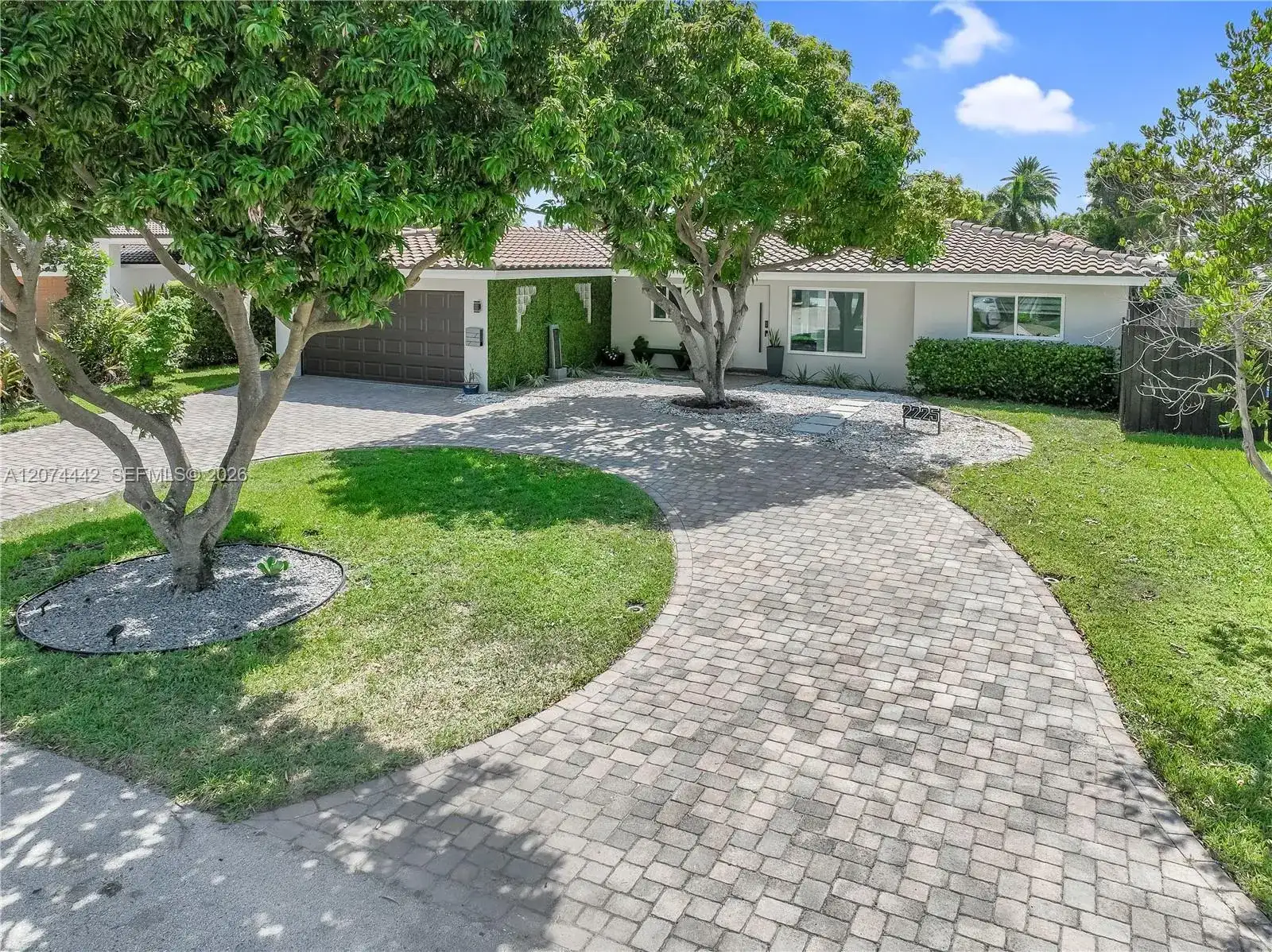 2225 NE 16th Ave, Wilton Manors FL 33305 photo 3