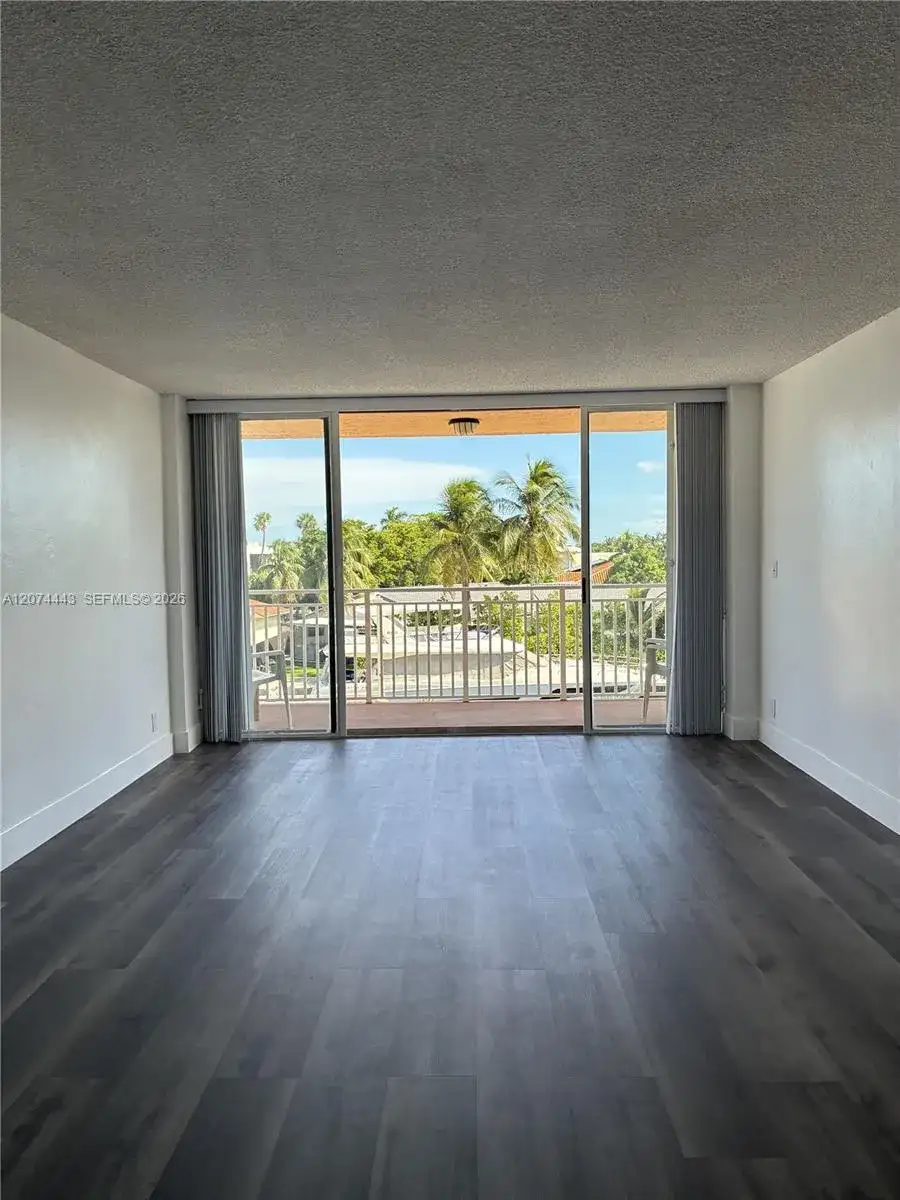 2450 NE 135th St # 209, North Miami FL 33181 photo 2