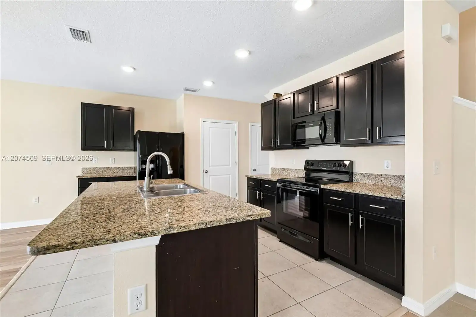 11181 Leland Groves dr, Tampa FL 33579 photo 5