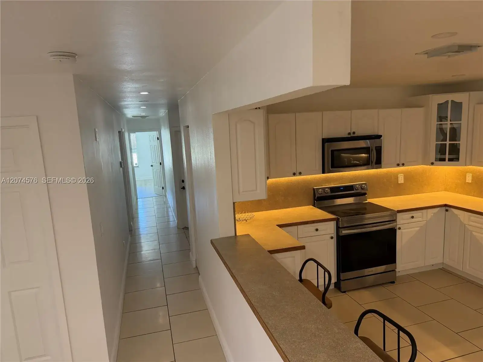 5201 SW 22nd St, West Park FL 33023 photo 4