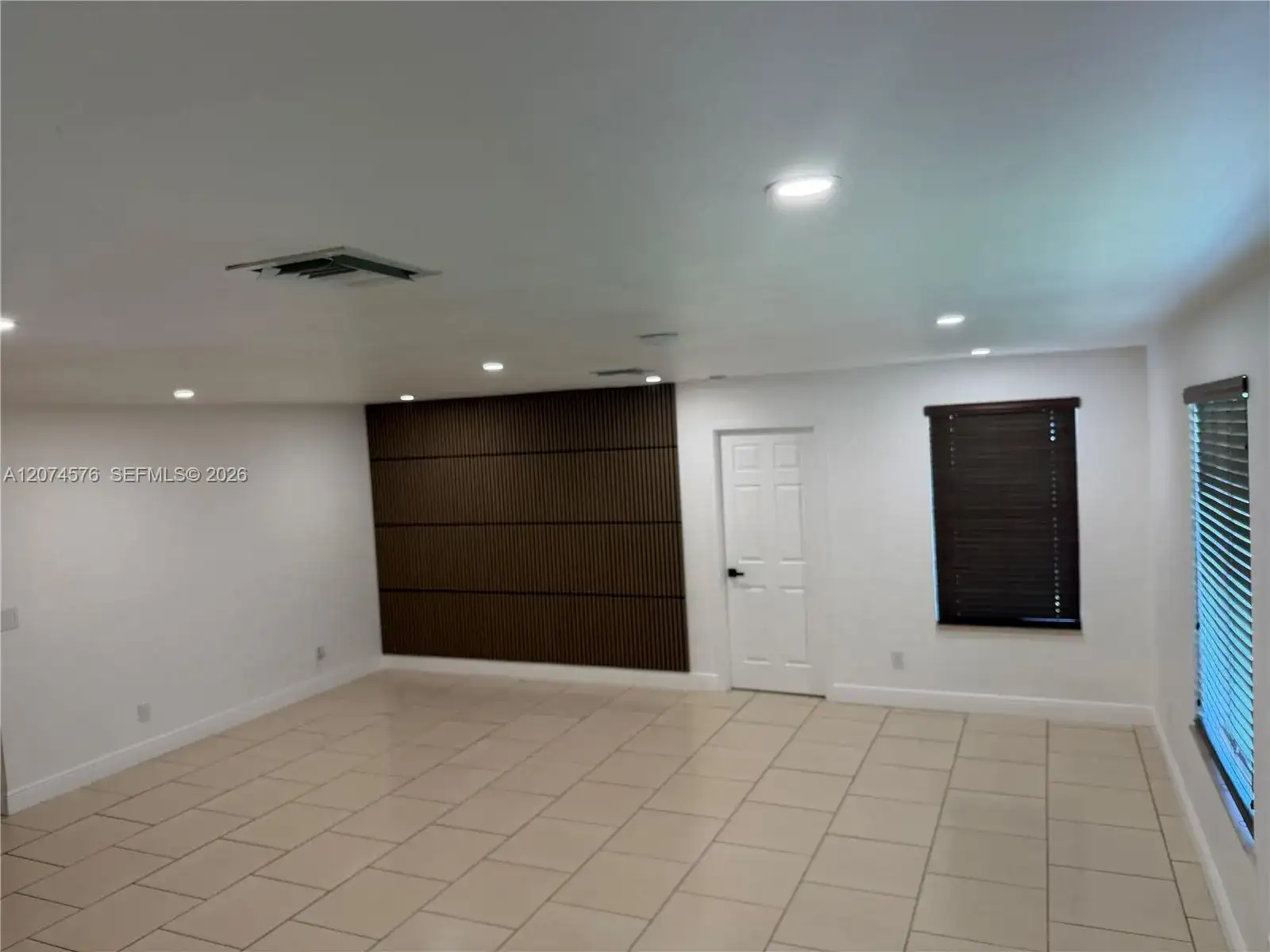 5201 SW 22nd St, West Park FL 33023 photo 5