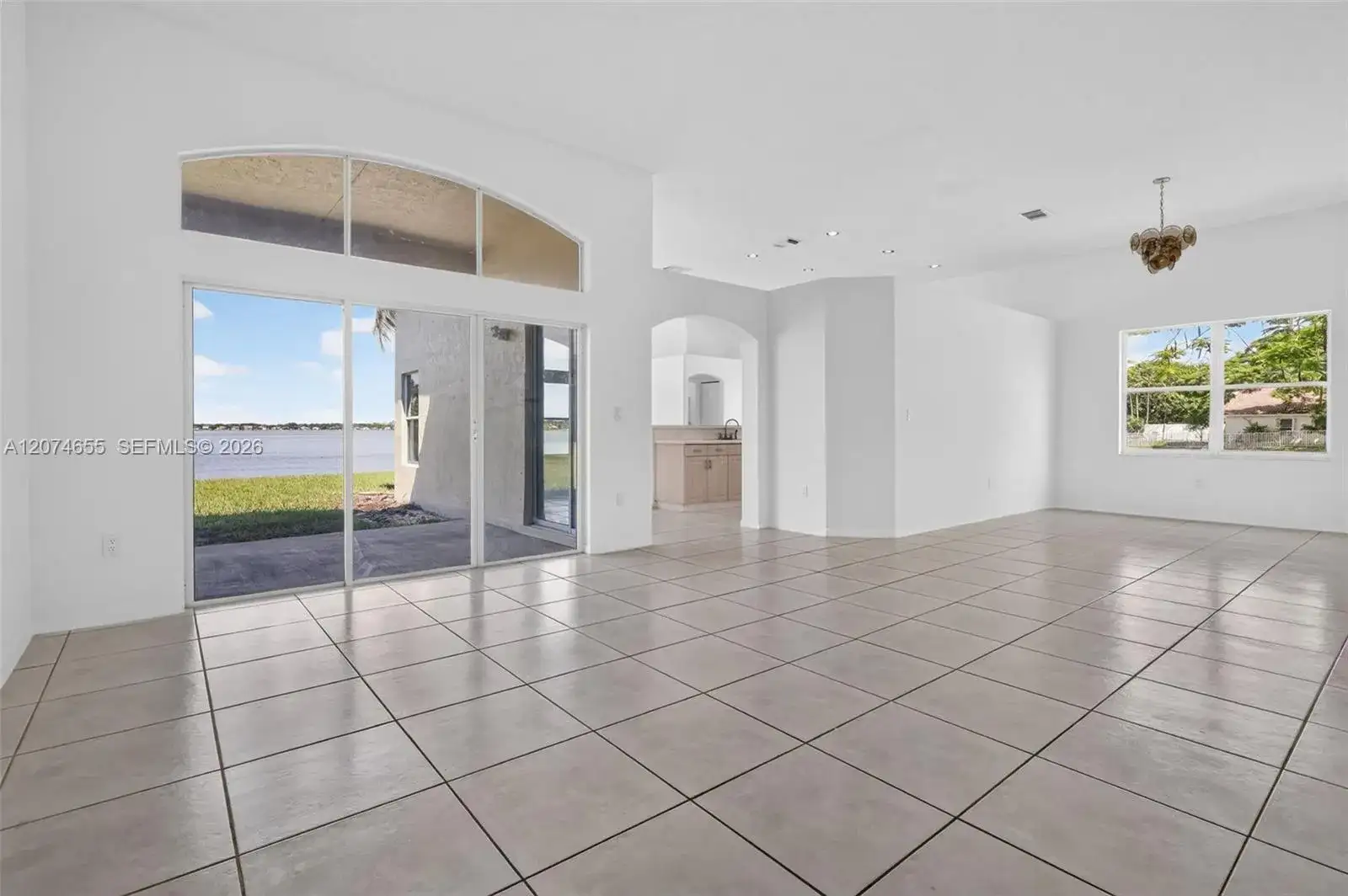 2342 NW 184th Ter, Pembroke Pines FL 33029 photo 2
