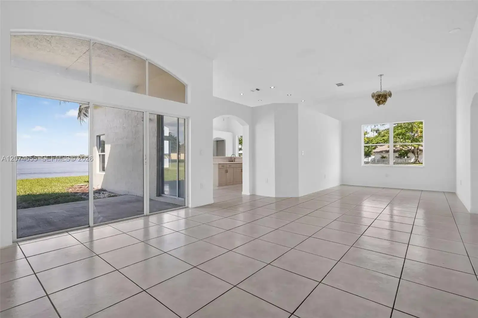 2342 NW 184th Ter, Pembroke Pines FL 33029 photo 4