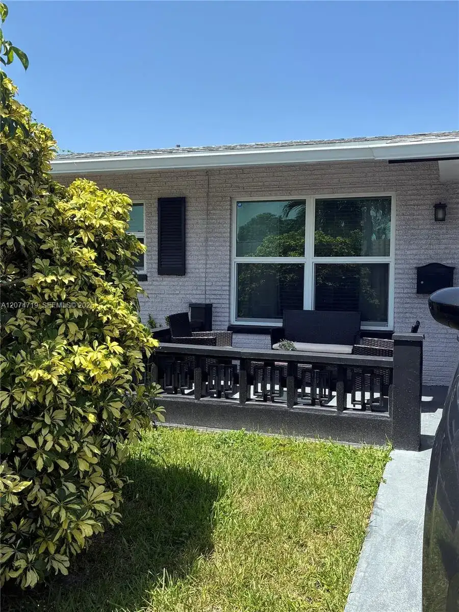 5721 NW 64th Way, Tamarac FL 33321 photo 2