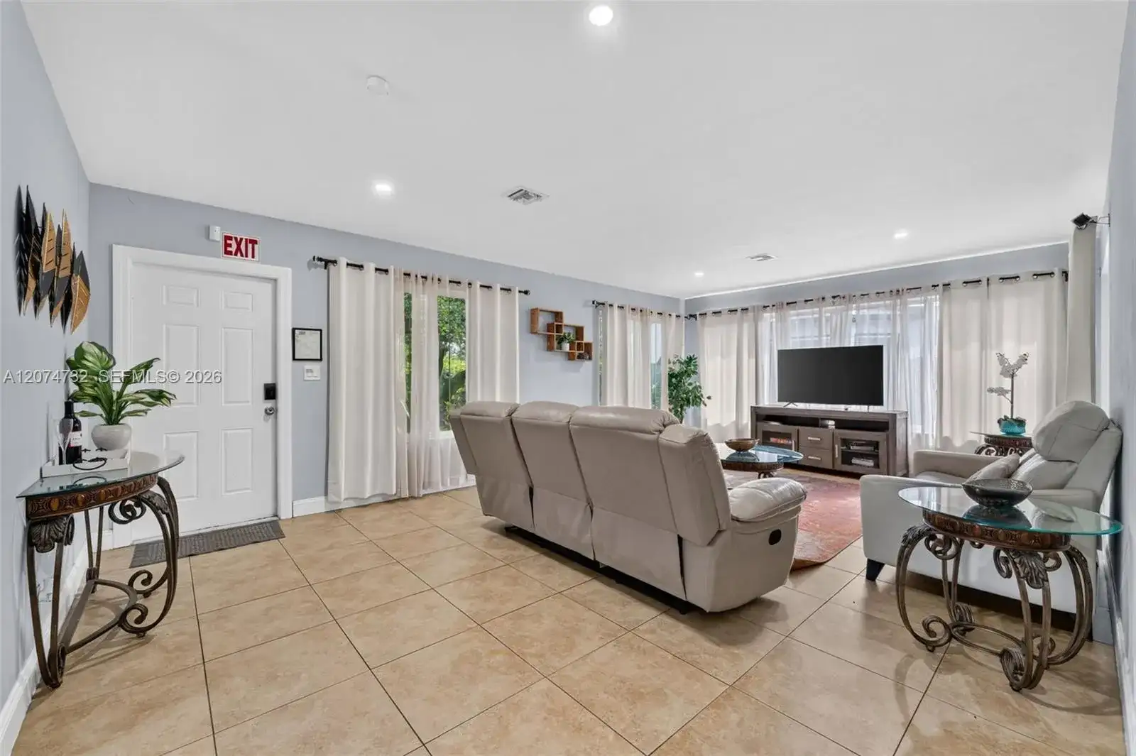 2904 Van Buren St, Hollywood FL 33020 photo 4