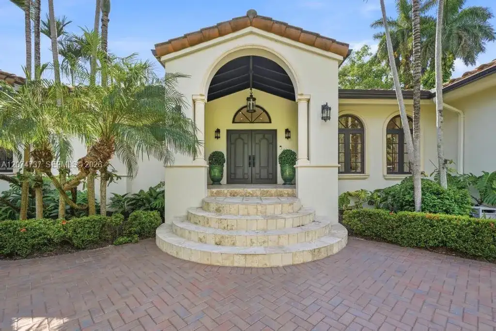 2532 NW Lake Ave, Miami Beach FL 33140 photo 4